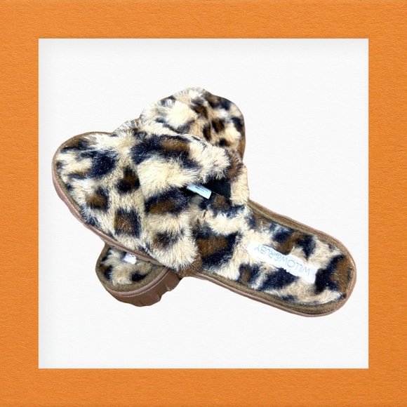 Willow and Ruby Leopard Print Slippers Size 7/8 - Picture 4 of 4